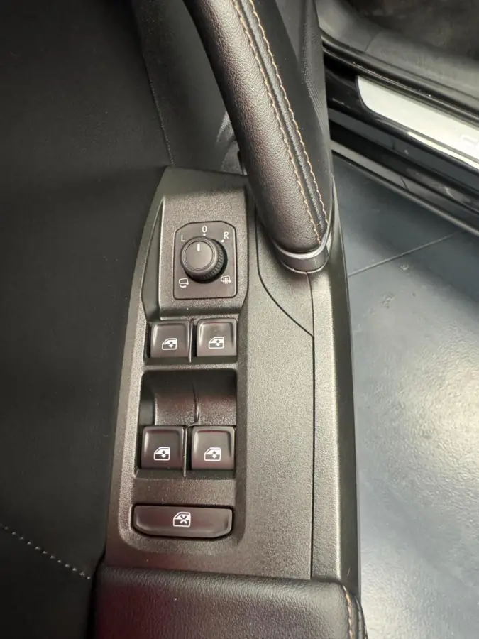 1.4 e-Hybrid 204PK Navigatie-Carplay-Clima-Camera-Adapt.Cr.contr-Lm19''velgen-Stoel/Stuurverwarming-Parkeersensoren-Virtual