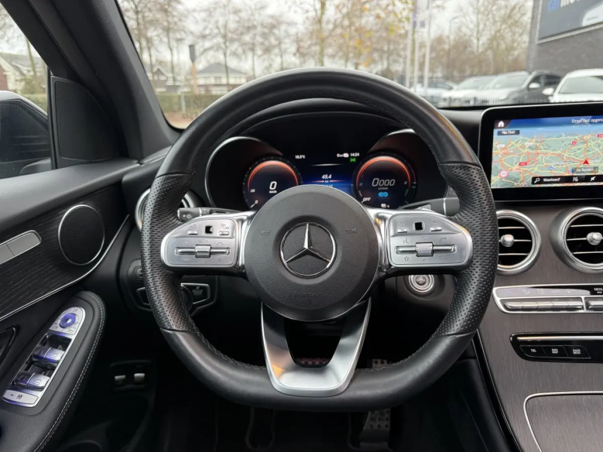 4M AMG Styling I Night I Pano I Trekhaak I Camera I 19''