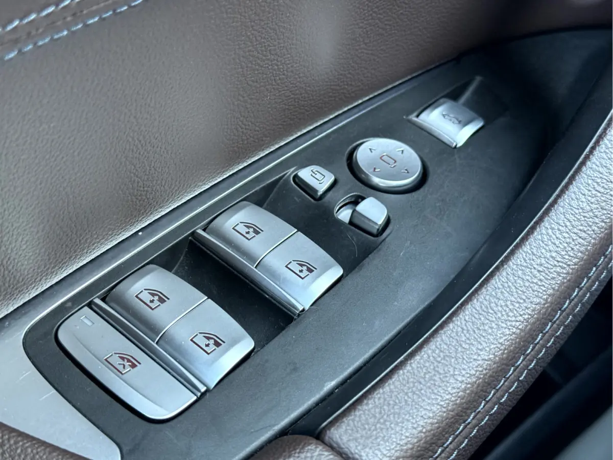 High Executive M-Sport 80 kWh SOH 92.9%, Vol Opties!