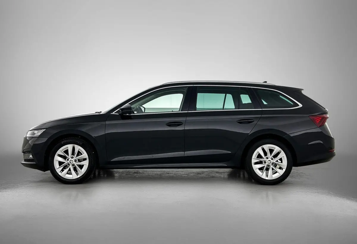 110pk Edition Plus | Elektrisch Verstelb. Bestuurdersstoel | Head-Up Display | Camera | Keyless | AUTOMAAT |