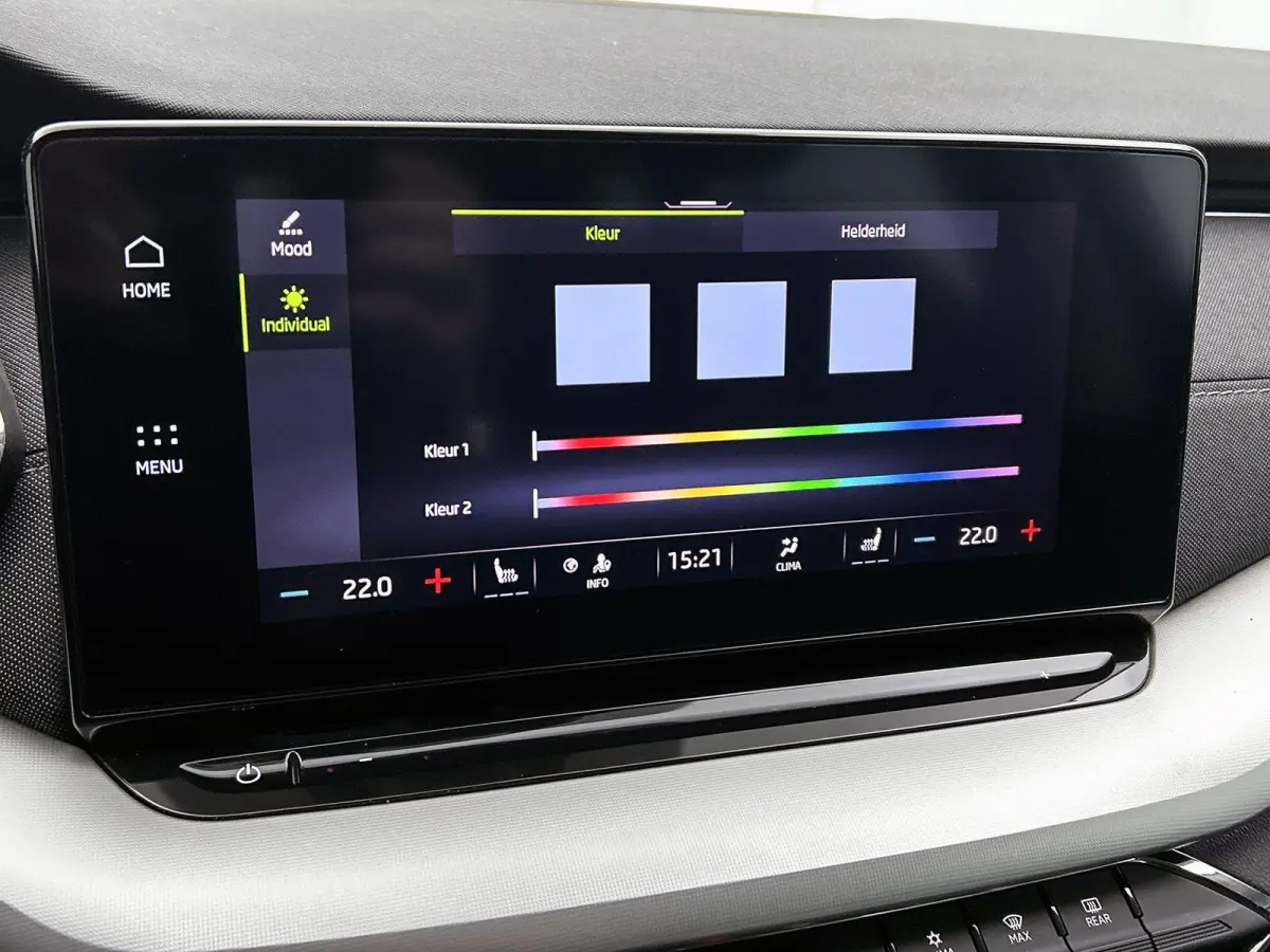 110pk Edition Plus | Elektrisch Verstelb. Bestuurdersstoel | Head-Up Display | Camera | Keyless | AUTOMAAT |