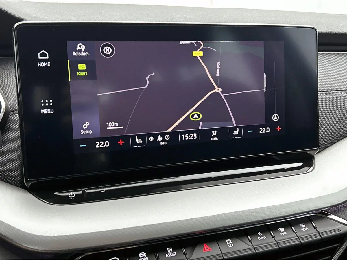 110pk Edition Plus | Elektrisch Verstelb. Bestuurdersstoel | Head-Up Display | Camera | Keyless | AUTOMAAT |