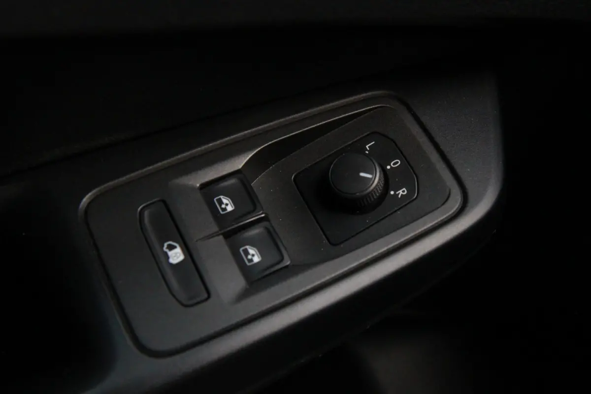 2.0 TDI 102PK Trend / Trekhaak / Dealer onderhouden!!