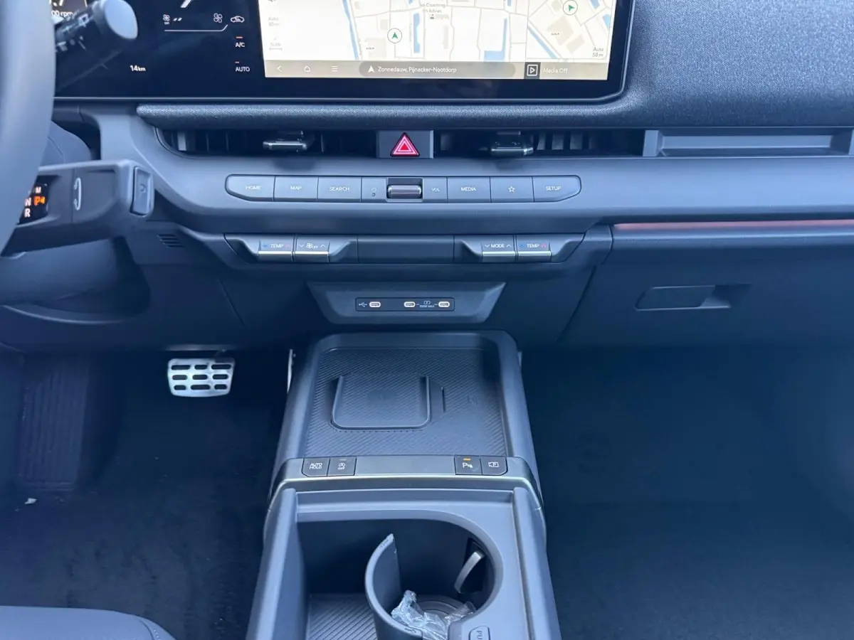 X-Line Advanced 1.6 GDi Hybrid | Nieuw model! | Head-up display | Harman Kardon Speakers | 19" velgen | Nu met €1.000,- inruilpremie!