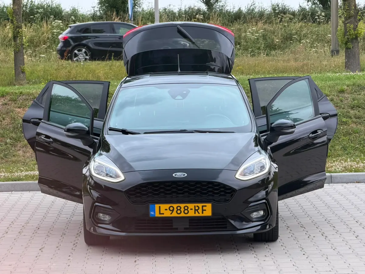 1.0 EcoBoost Hybrid ST-Line - Agate Black - Winterpakket/B&O/Carplay/Camera