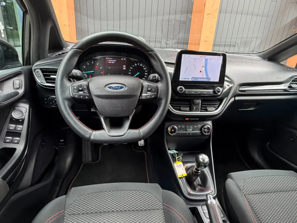 1.0 EcoBoost Hybrid ST-Line - Agate Black - Winterpakket/B&O/Carplay/Camera
