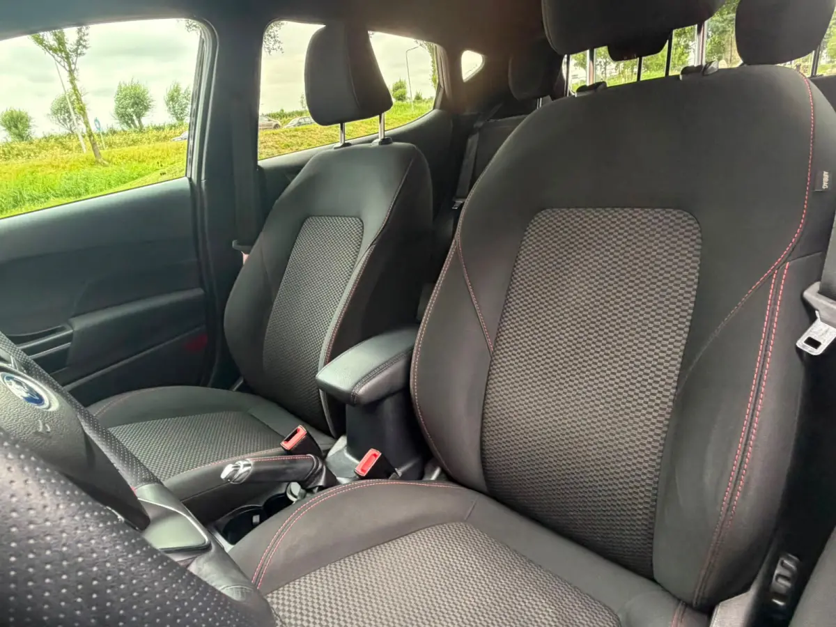 1.0 EcoBoost Hybrid ST-Line - Agate Black - Winterpakket/B&O/Carplay/Camera