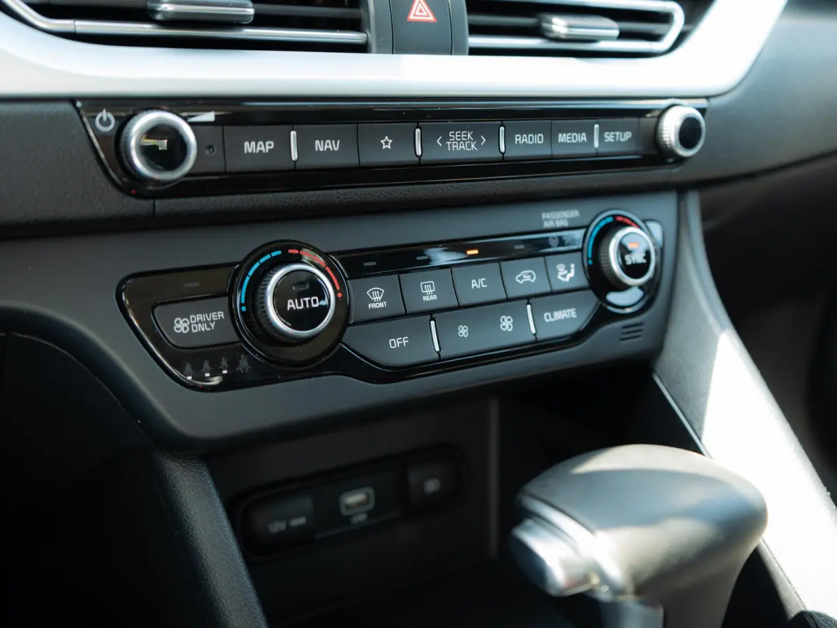 1.6 GDi Hybrid DynamicLine | Trekhaak | Cruise control adaptief | Navigatie | achteruitrijcamera | Carplay | Parkeersensoren achter