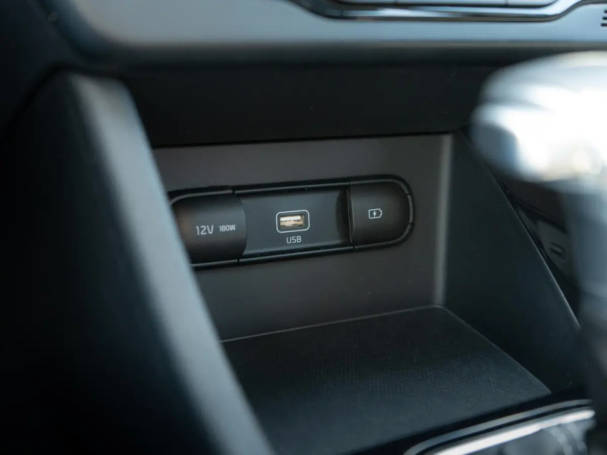 1.6 GDi Hybrid DynamicLine | Trekhaak | Cruise control adaptief | Navigatie | achteruitrijcamera | Carplay | Parkeersensoren achter