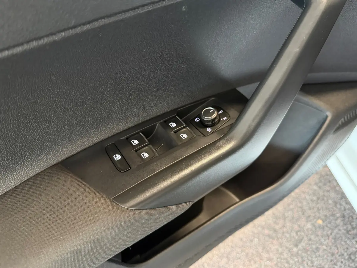 1.0 TSI R-Line|CAR-PLAY|ECC AIRCO|PANORAMA|CRUISE