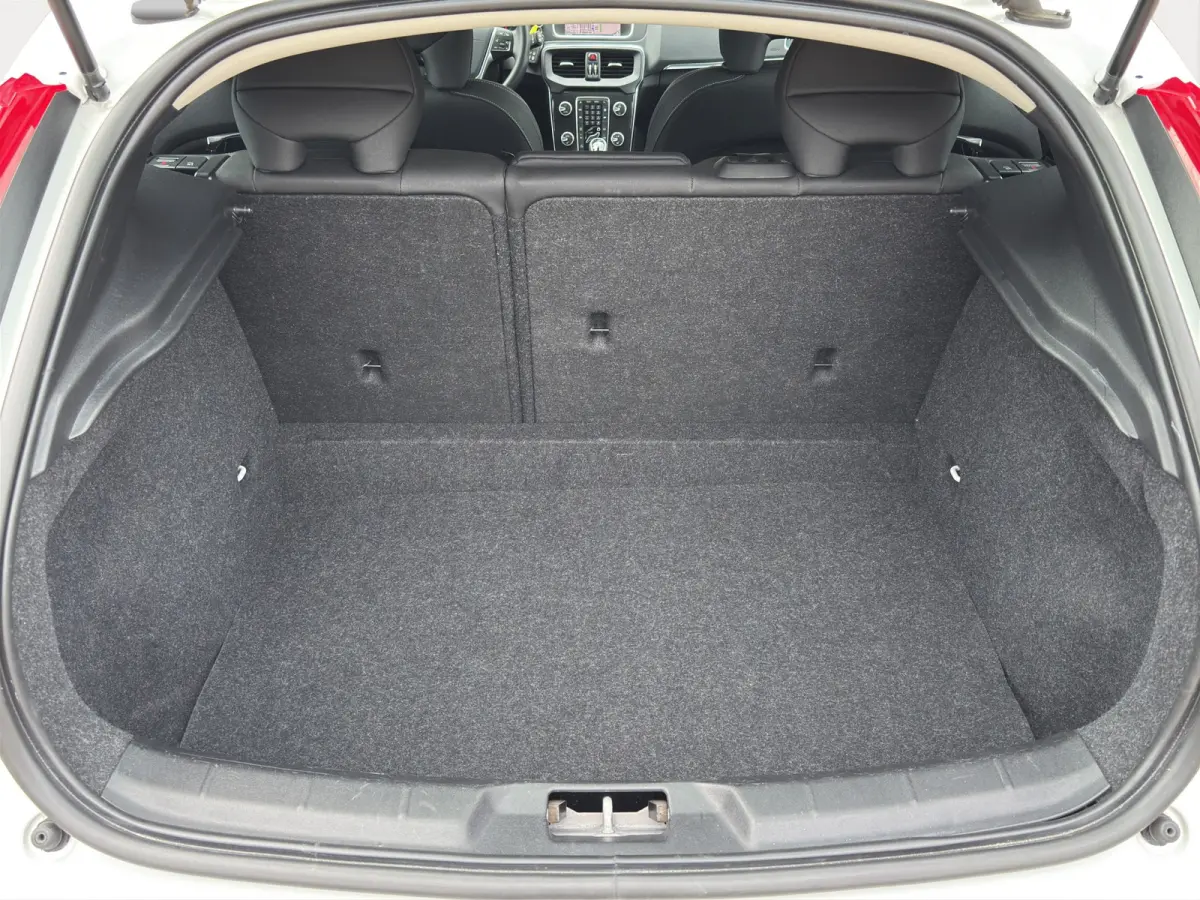 1.5 T2 Polar+ | Cruise control | Trekhaak afneembaar | Stoelverwarming |