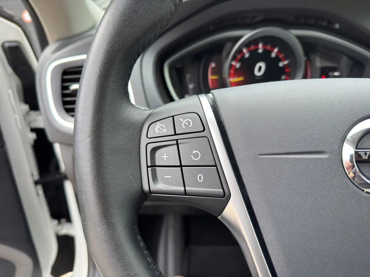 1.5 T2 Polar+ | Cruise control | Trekhaak afneembaar | Stoelverwarming |
