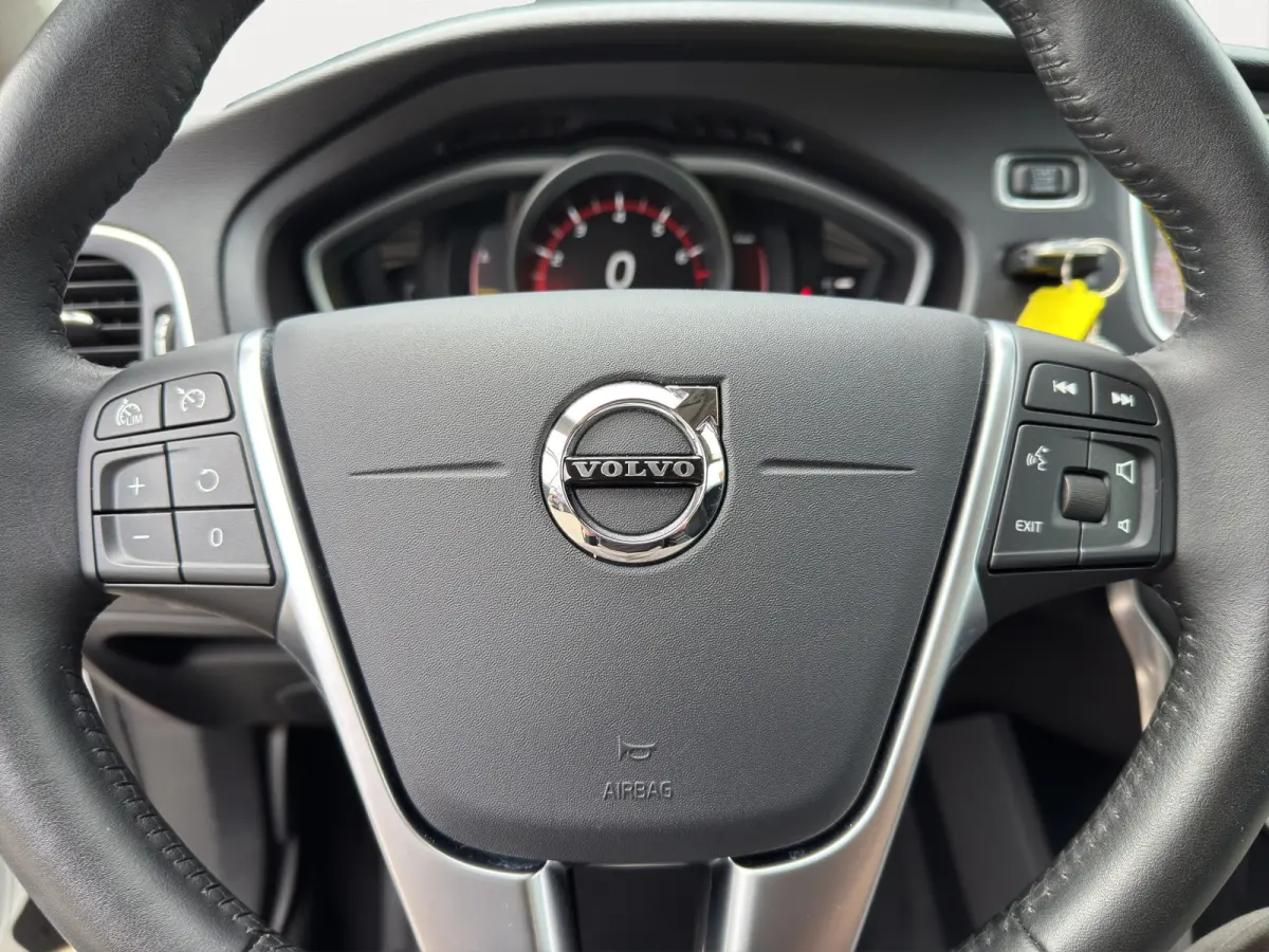 1.5 T2 Polar+ | Cruise control | Trekhaak afneembaar | Stoelverwarming |
