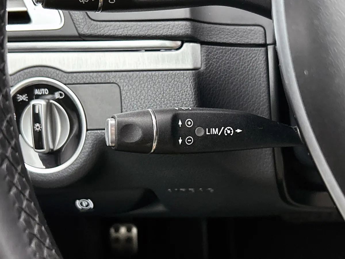 200 Prestige AMG-Styling (NL-auto, Goed OnderH, Navi, Camera, PDC V+A, StoelV, Cruise Con, Etc)