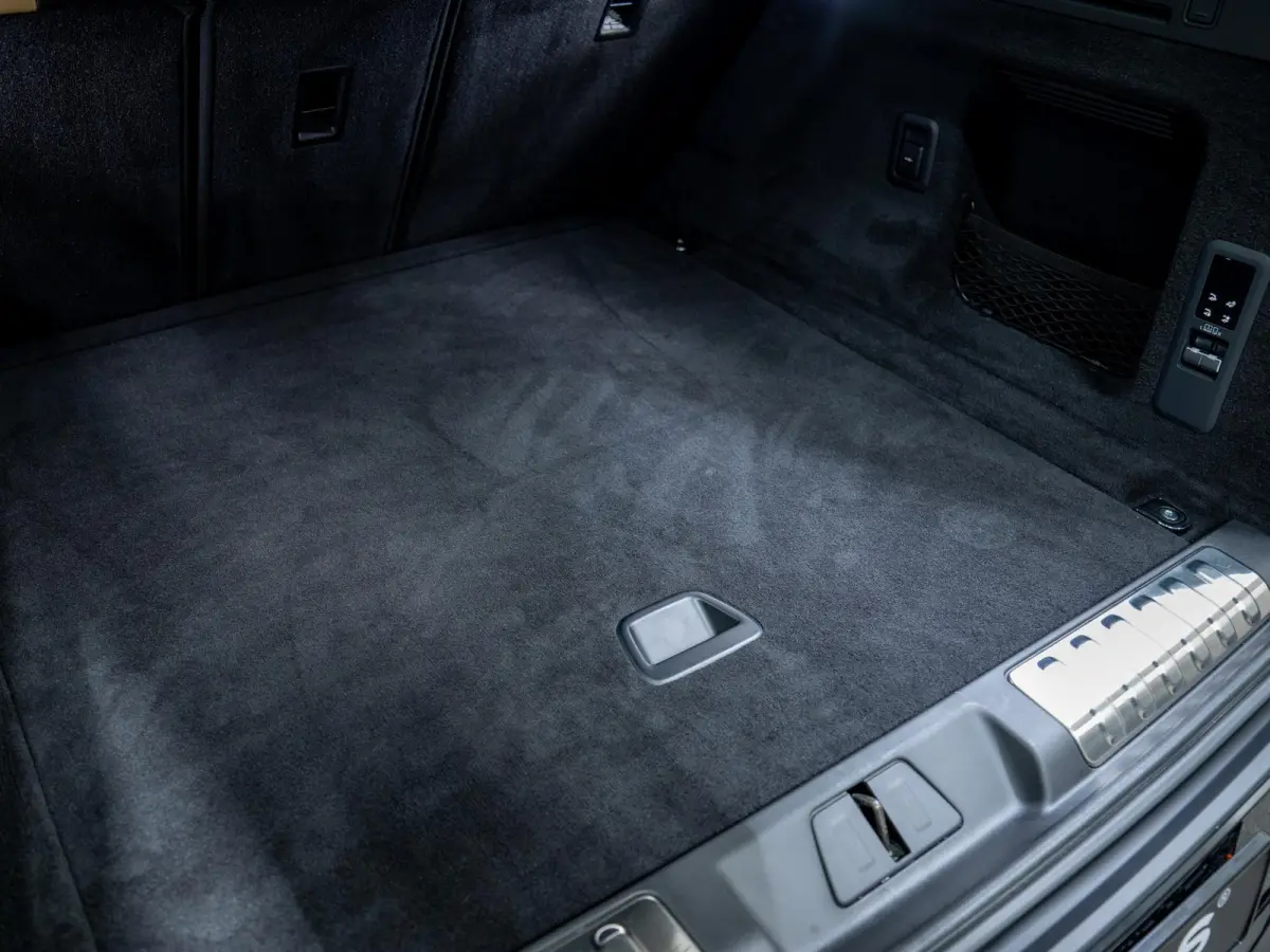 3.0 P550e Autobiography PHEV | Koelbox | Achterasbest. | Trekhaak | Massage | HUD |