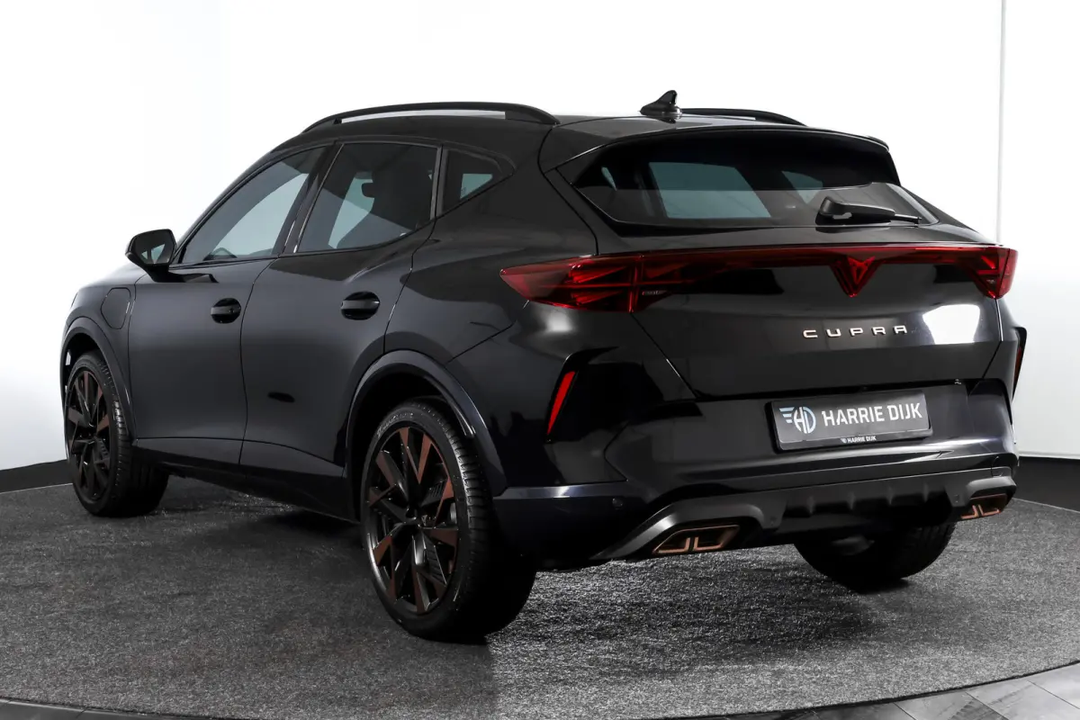 1.5 TSI e-Hybrid VZ Performance | Dig. Cockpit | Adapt. Cruise | Stoel-+Stuurverw. | PDC | Camera | NAV + App. Connect | ECC | Sennheiser | Elek. Klep | LM 19" | 5475