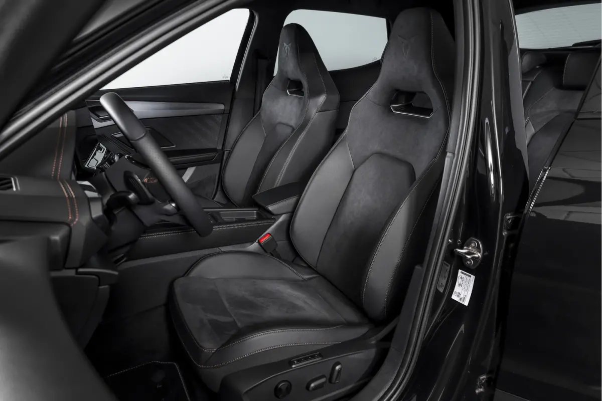 1.5 TSI e-Hybrid VZ Performance | Dig. Cockpit | Adapt. Cruise | Stoel-+Stuurverw. | PDC | Camera | NAV + App. Connect | ECC | Sennheiser | Elek. Klep | LM 19" | 5475
