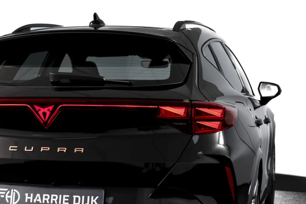 1.5 TSI e-Hybrid VZ Performance | Dig. Cockpit | Adapt. Cruise | Stoel-+Stuurverw. | PDC | Camera | NAV + App. Connect | ECC | Sennheiser | Elek. Klep | LM 19" | 5475