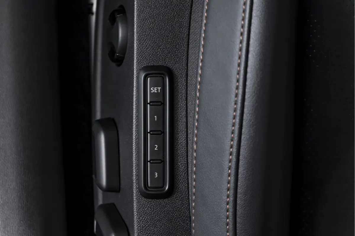 1.5 TSI e-Hybrid VZ Performance | Dig. Cockpit | Adapt. Cruise | Stoel-+Stuurverw. | PDC | Camera | NAV + App. Connect | ECC | Sennheiser | Elek. Klep | LM 19" | 5475