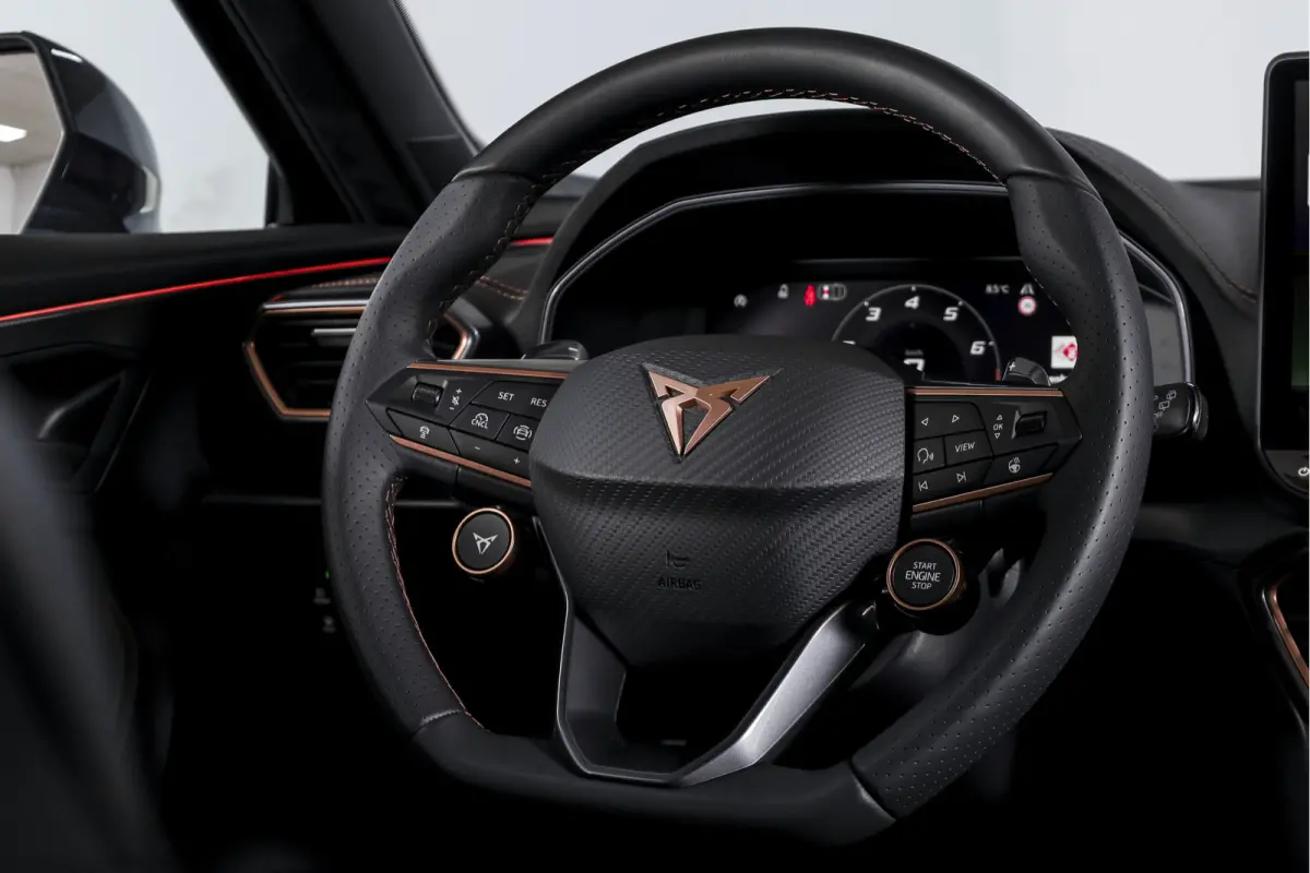 1.5 TSI e-Hybrid VZ Performance | Dig. Cockpit | Adapt. Cruise | Stoel-+Stuurverw. | PDC | Camera | NAV + App. Connect | ECC | Sennheiser | Elek. Klep | LM 19" | 5475