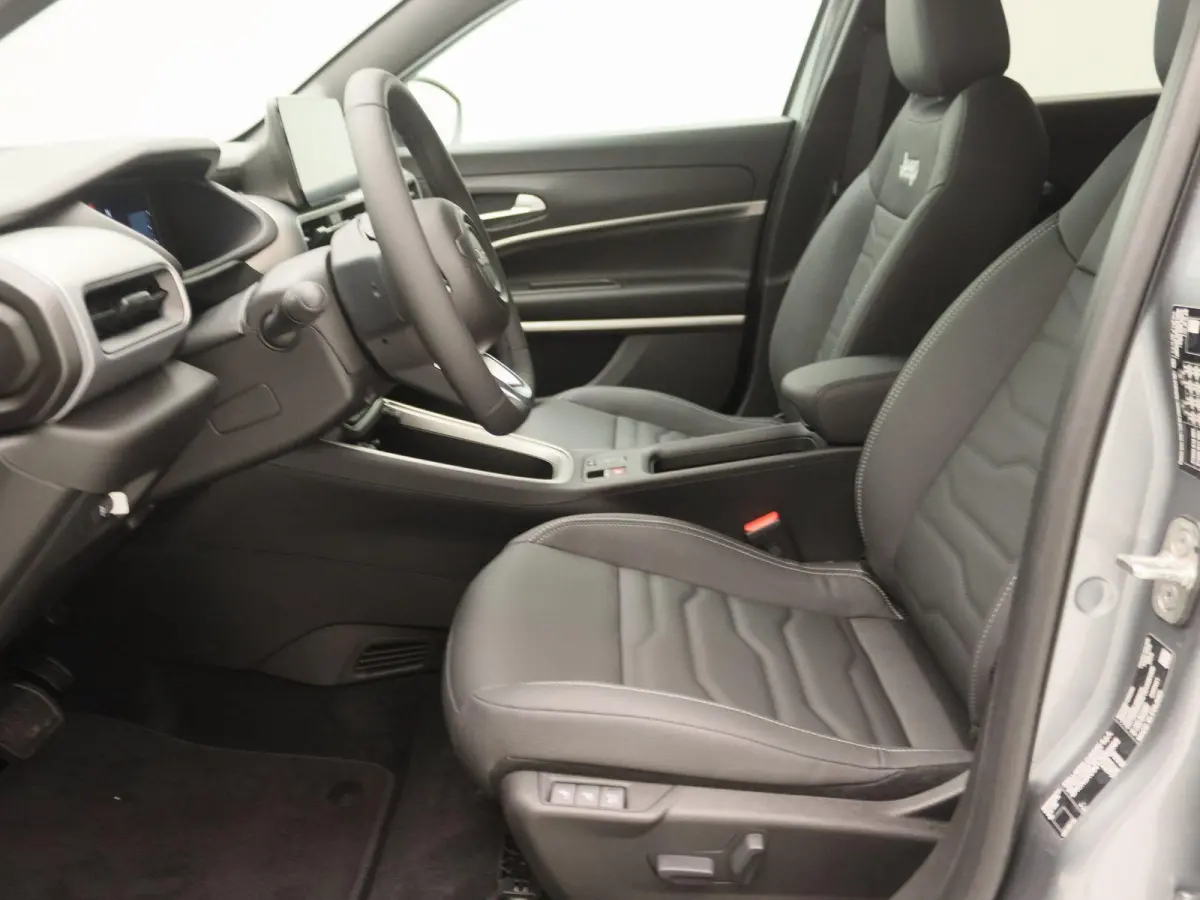Summit 54 kWh | €9.500,- Korting | Lederen bekleding | NAVI | Parkeercamera | Warmtepomp |