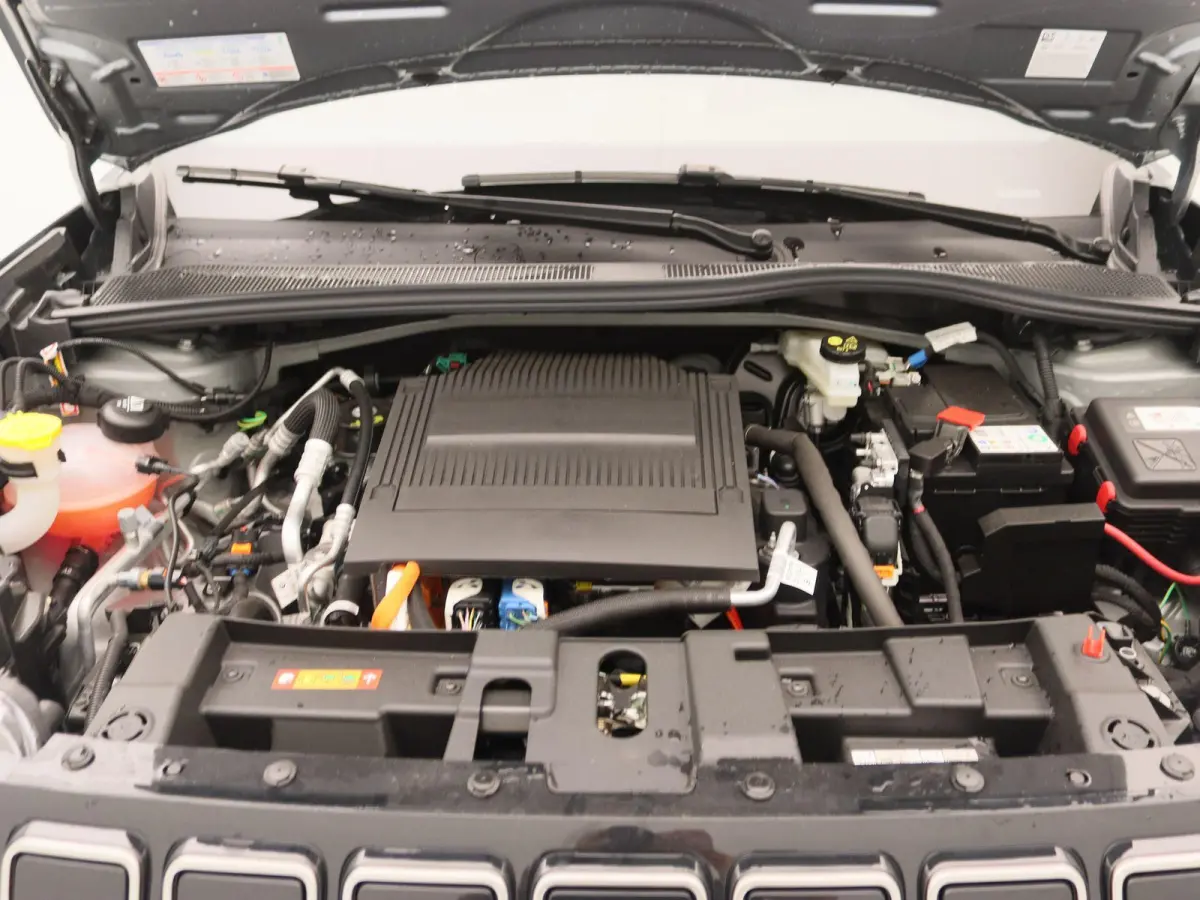Summit 54 kWh | €9.500,- Korting | Lederen bekleding | NAVI | Parkeercamera | Warmtepomp |