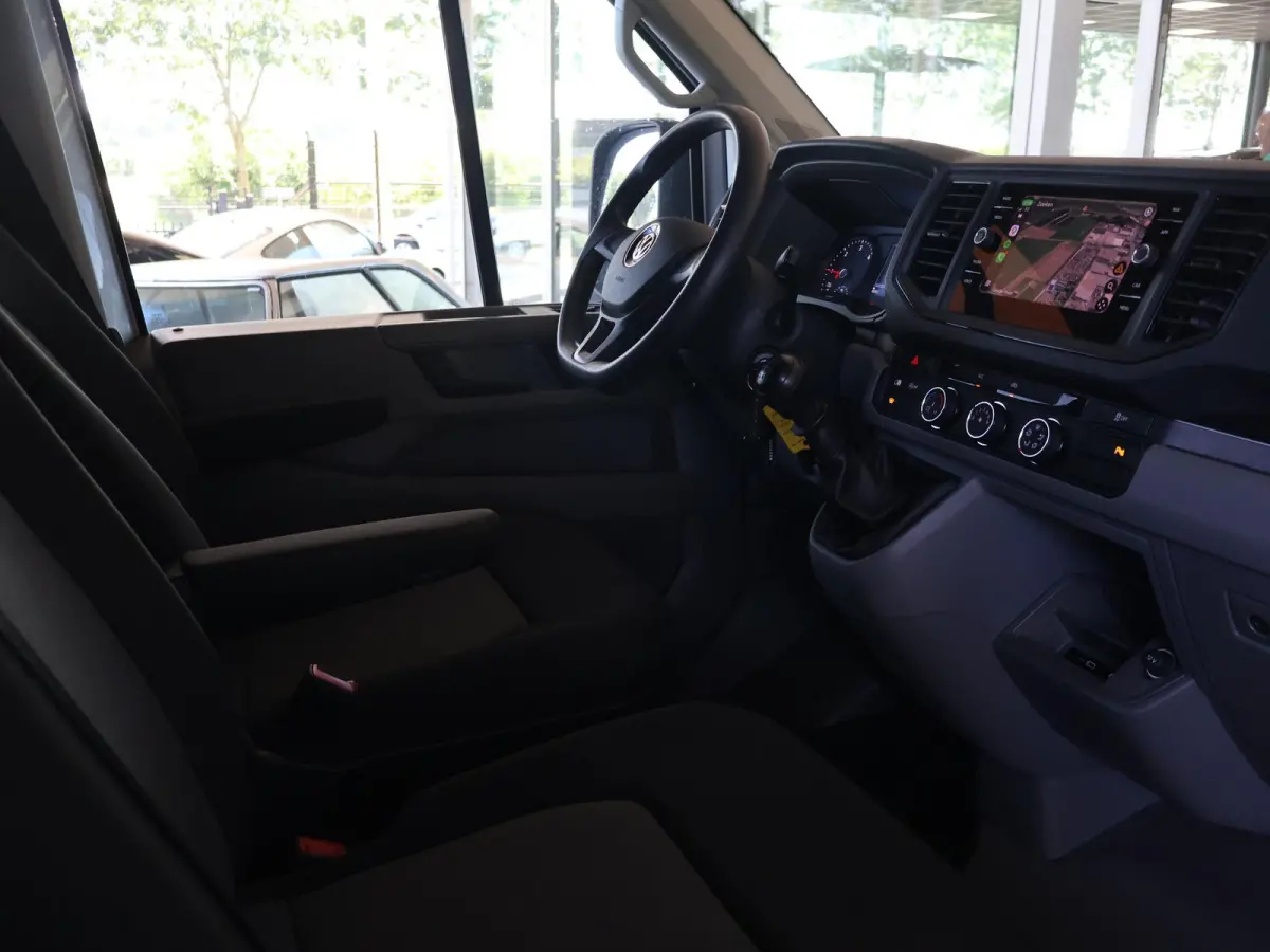 35 2.0 TDI 140 PK L3H3 TWO-TONE + 3000 KG TREKHAAK | APPLE CARPLAY | CRUISE | SIDEBARS | NAVIGATIE