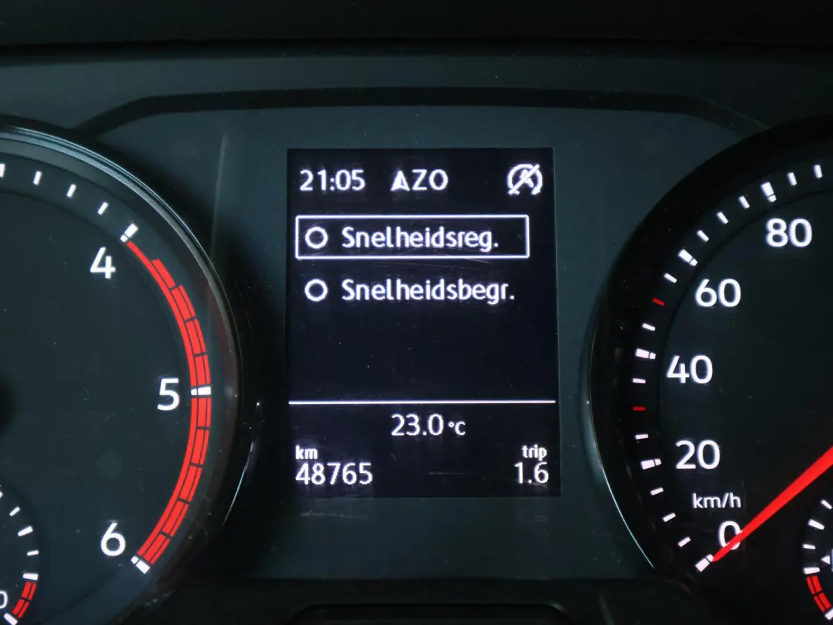 35 2.0 TDI 140 PK L3H3 TWO-TONE + 3000 KG TREKHAAK | APPLE CARPLAY | CRUISE | SIDEBARS | NAVIGATIE