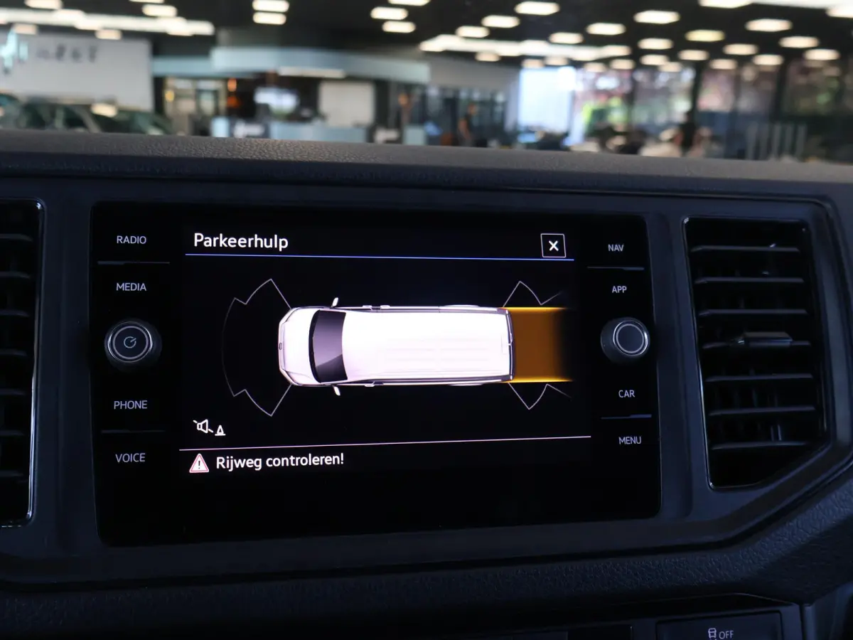 35 2.0 TDI 140 PK L3H3 TWO-TONE + 3000 KG TREKHAAK | APPLE CARPLAY | CRUISE | SIDEBARS | NAVIGATIE