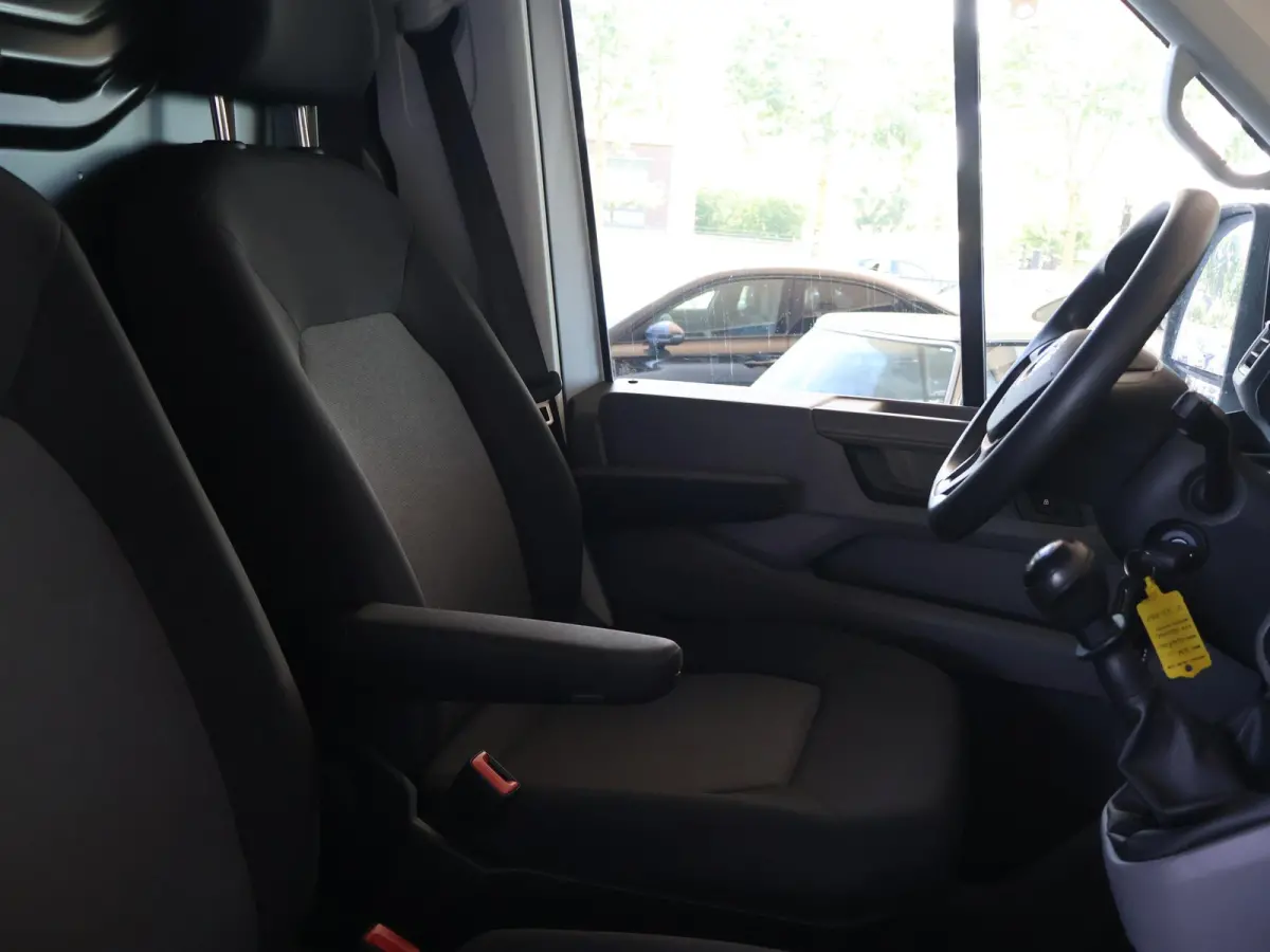 35 2.0 TDI 140 PK L3H3 TWO-TONE + 3000 KG TREKHAAK | APPLE CARPLAY | CRUISE | SIDEBARS | NAVIGATIE