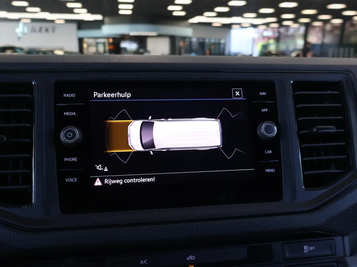 35 2.0 TDI 140 PK L3H3 TWO-TONE + 3000 KG TREKHAAK | APPLE CARPLAY | CRUISE | SIDEBARS | NAVIGATIE