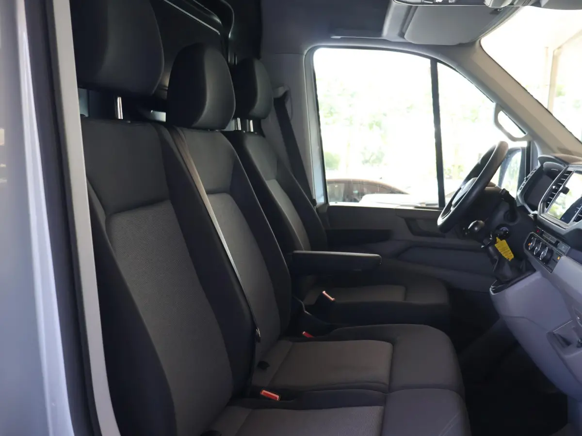 35 2.0 TDI 140 PK L3H3 TWO-TONE + 3000 KG TREKHAAK | APPLE CARPLAY | CRUISE | SIDEBARS | NAVIGATIE
