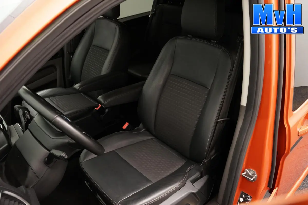 320 2.0 TDCI L1H1 Sport DC|MARGE|BPM VRIJ
