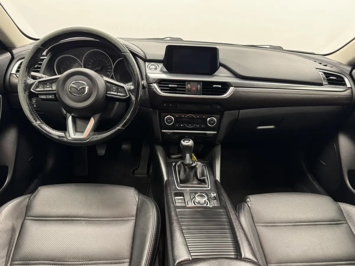 2.0 SkyActiv-G 165 TS+ Afn.Trekhaak-Navigatie-Cr.contr-Clima-Camera-Parkeersensoren-Stoel/Stuurverwarming-Lm19''velgen-Leder-LED