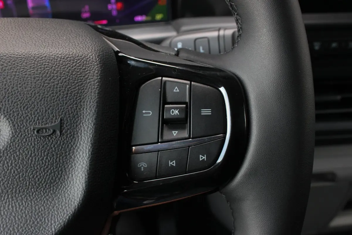 Cust. 340 L2H1 Limited 71 kWh 218PK / JB- EDITON / CAMERA / 370KM RANGE /APPLE CARPLAY /DRIVERS- PACK /FULL OPTIONS