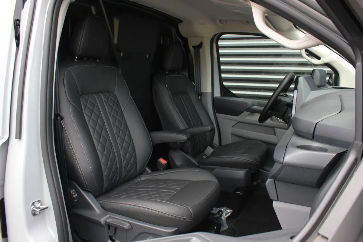 Cust. 340 L2H1 Limited 71 kWh 218PK / JB- EDITON / CAMERA / 370KM RANGE /APPLE CARPLAY /DRIVERS- PACK /FULL OPTIONS