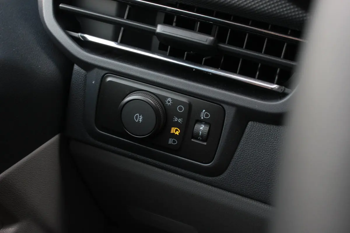 Cust. 340 L2H1 Limited 71 kWh 218PK / JB- EDITON / CAMERA / 370KM RANGE /APPLE CARPLAY /DRIVERS- PACK /FULL OPTIONS