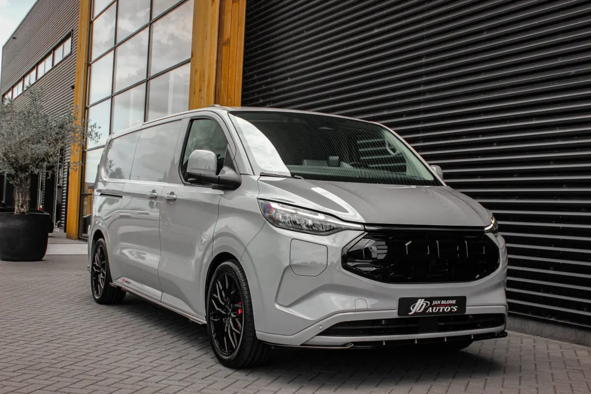 Cust. 340 L2H1 Limited 71 kWh 218PK / JB- EDITON / CAMERA / 370KM RANGE /APPLE CARPLAY /DRIVERS- PACK /FULL OPTIONS