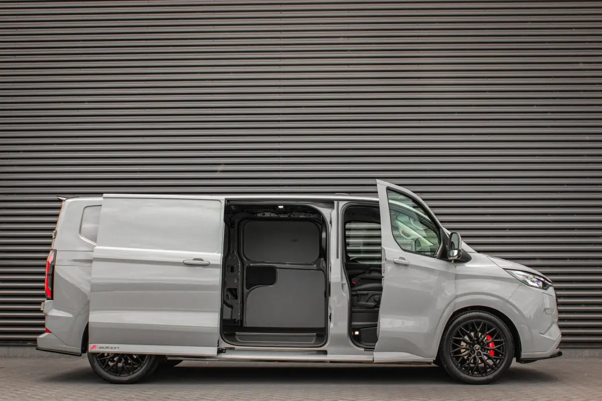 Cust. 340 L2H1 Limited 71 kWh 218PK / JB- EDITON / CAMERA / 370KM RANGE /APPLE CARPLAY /DRIVERS- PACK /FULL OPTIONS
