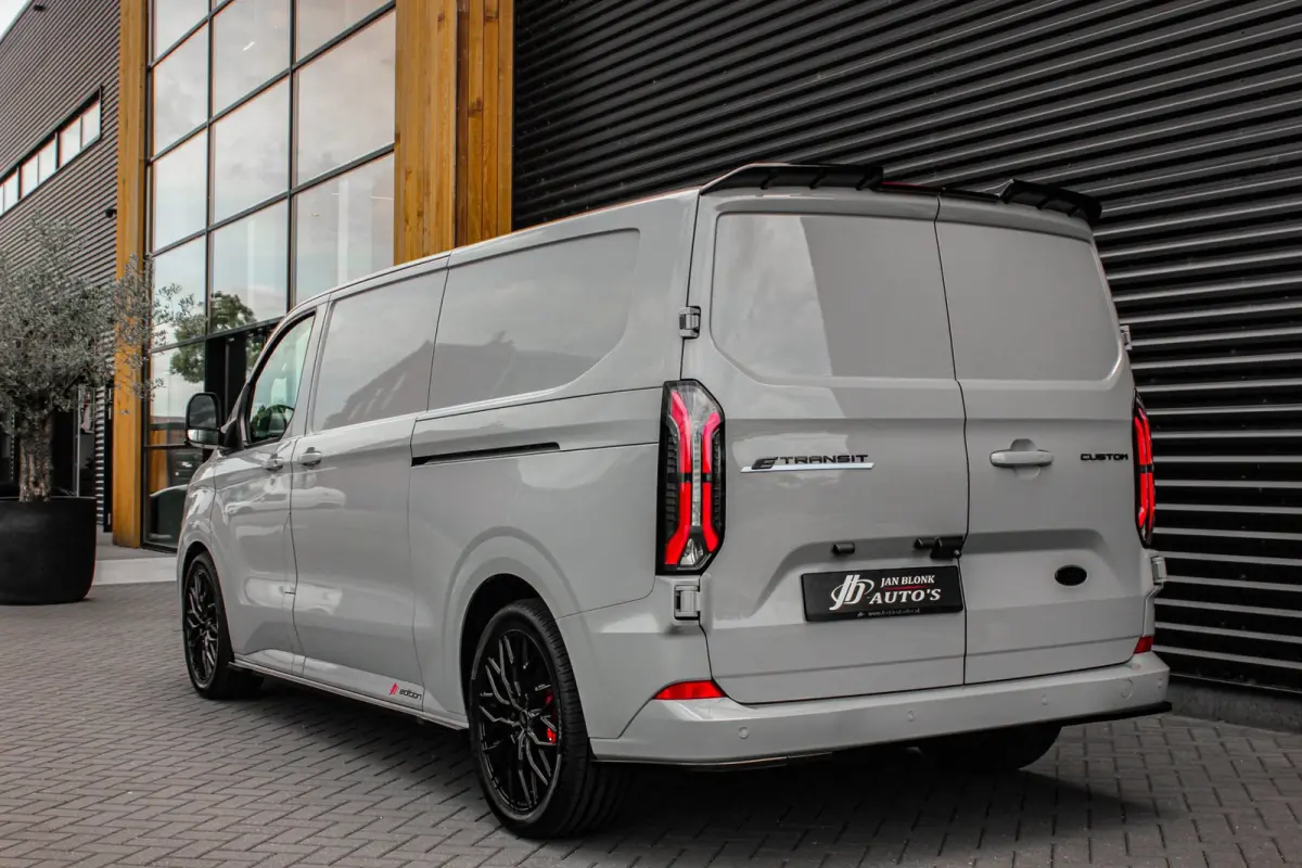 Cust. 340 L2H1 Limited 71 kWh 218PK / JB- EDITON / CAMERA / 370KM RANGE /APPLE CARPLAY /DRIVERS- PACK /FULL OPTIONS