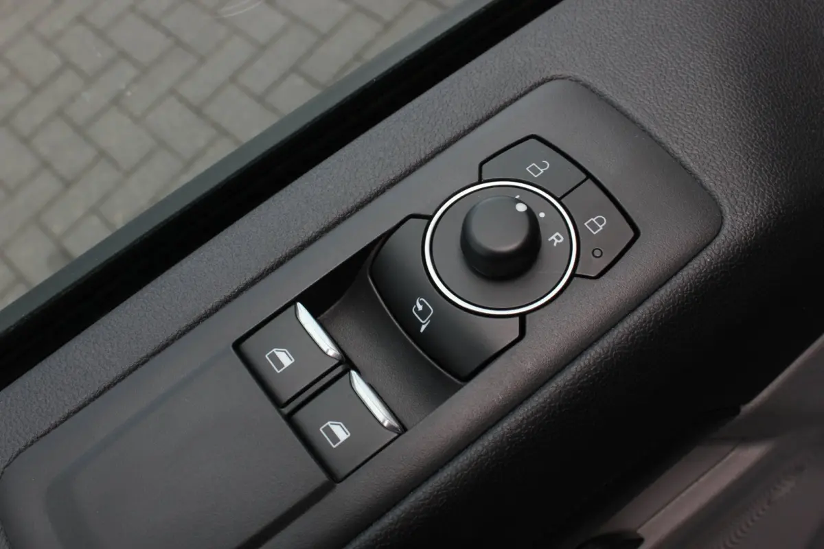 Cust. 340 L2H1 Limited 71 kWh 218PK / JB- EDITON / CAMERA / 370KM RANGE /APPLE CARPLAY /DRIVERS- PACK /FULL OPTIONS