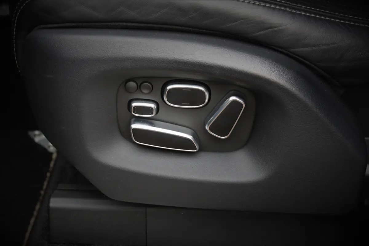 5.0 V8 S/C Autobiography - Elek. Verw. stoelen V+A, Pano, Navi, Cruise, Softcl, Stoelventilatie, Dode hoek sensor!