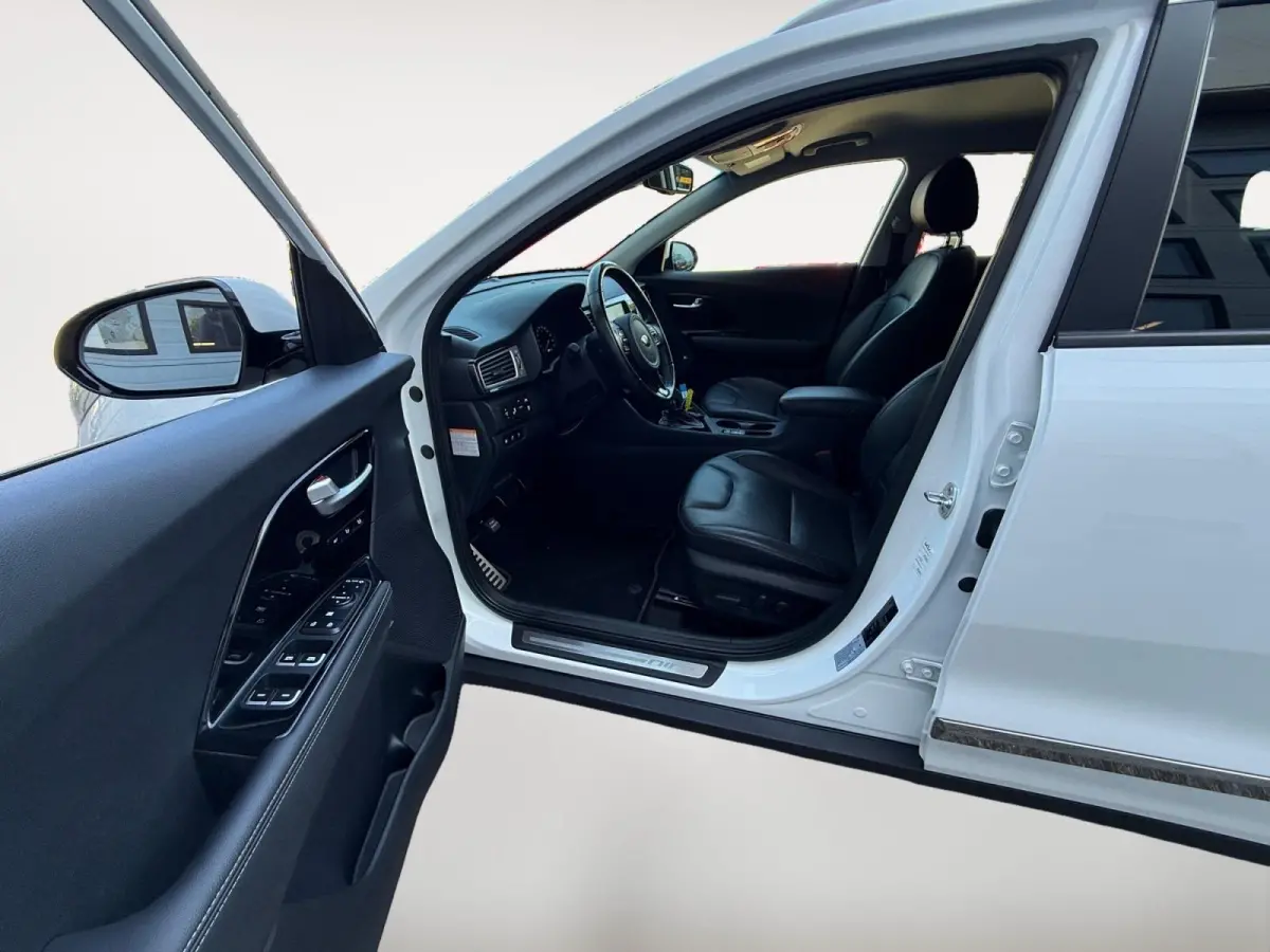 1.6 GDi PHEV Luxury Edition | AUTOMAAT | LEDER | NAVI | CAMERA | TREKHAAK | CLIMATE & CRUISE CONTROLE | ETC...