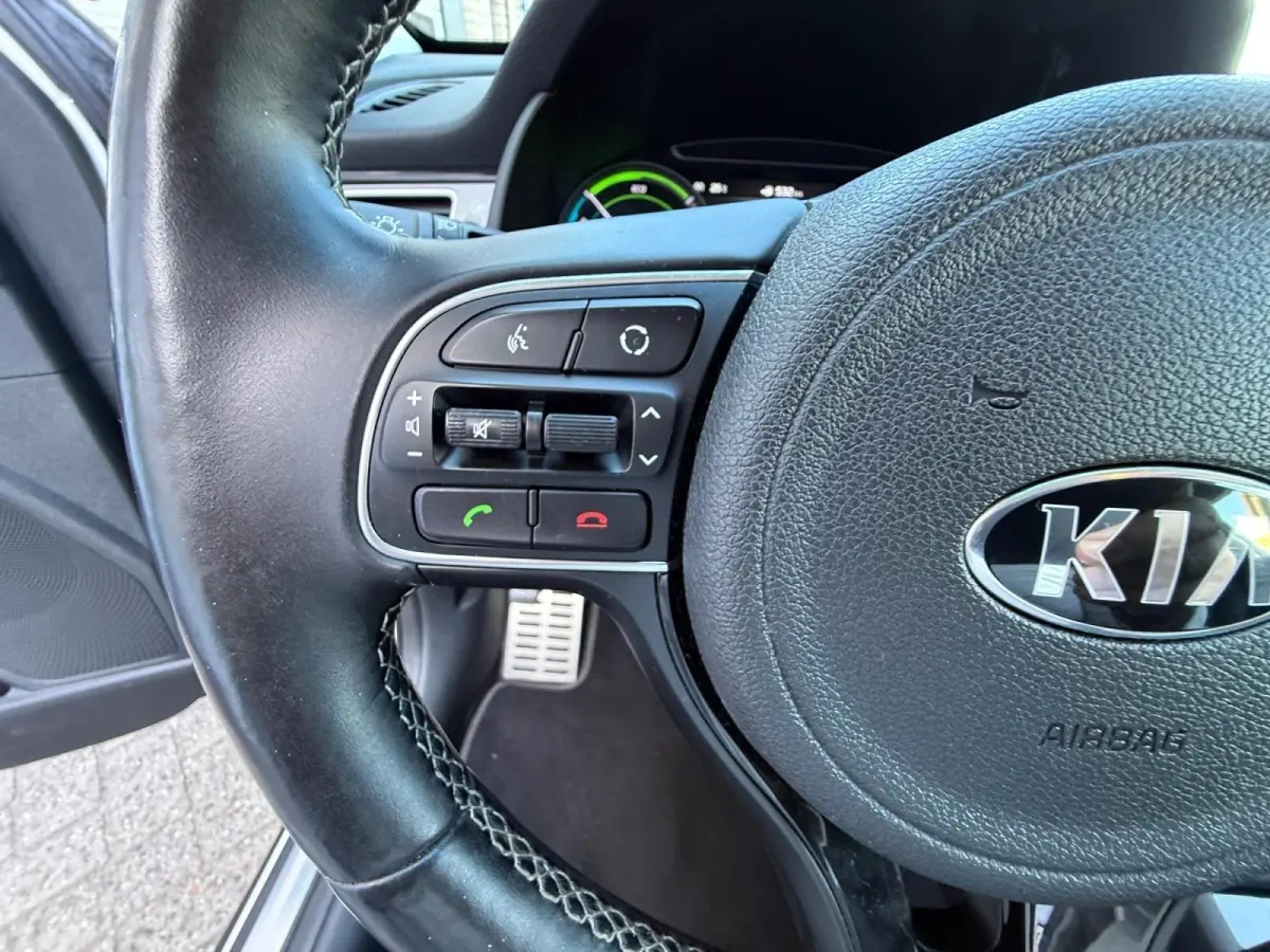 1.6 GDi PHEV Luxury Edition | AUTOMAAT | LEDER | NAVI | CAMERA | TREKHAAK | CLIMATE & CRUISE CONTROLE | ETC...