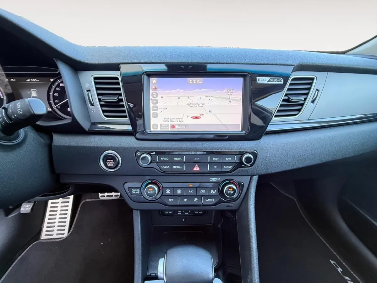 1.6 GDi PHEV Luxury Edition | AUTOMAAT | LEDER | NAVI | CAMERA | TREKHAAK | CLIMATE & CRUISE CONTROLE | ETC...