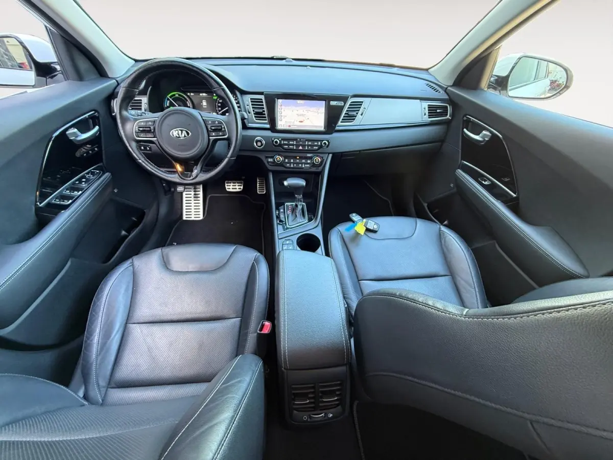 1.6 GDi PHEV Luxury Edition | AUTOMAAT | LEDER | NAVI | CAMERA | TREKHAAK | CLIMATE & CRUISE CONTROLE | ETC...
