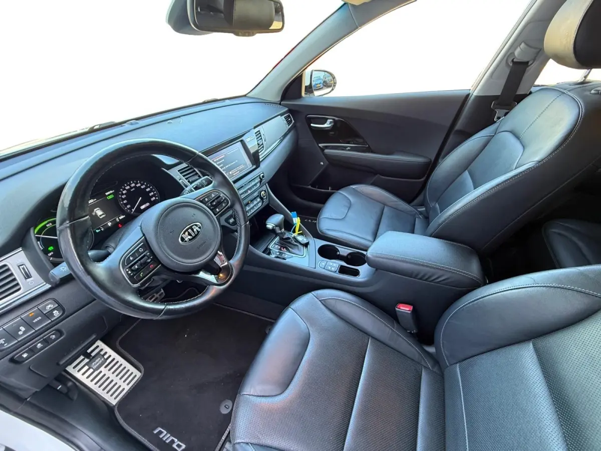 1.6 GDi PHEV Luxury Edition | AUTOMAAT | LEDER | NAVI | CAMERA | TREKHAAK | CLIMATE & CRUISE CONTROLE | ETC...