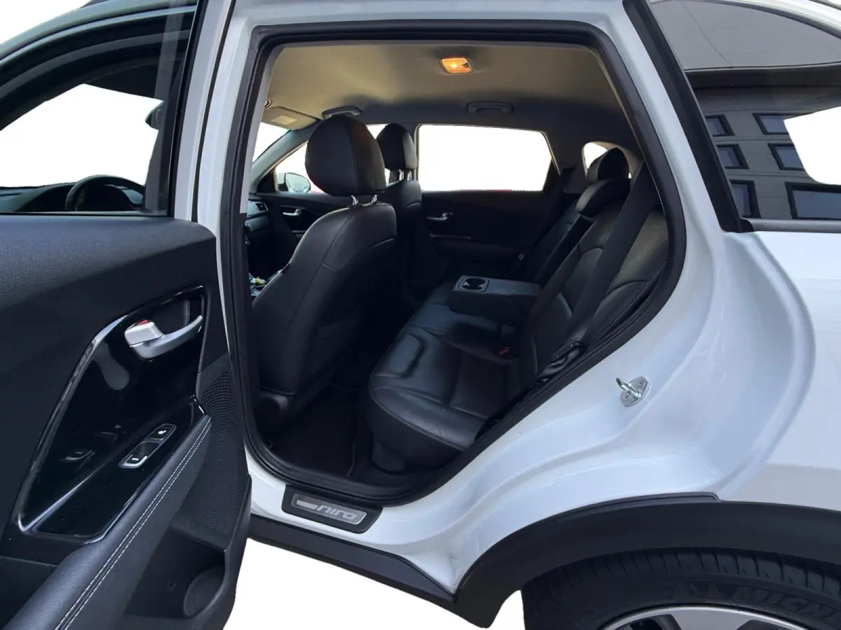 1.6 GDi PHEV Luxury Edition | AUTOMAAT | LEDER | NAVI | CAMERA | TREKHAAK | CLIMATE & CRUISE CONTROLE | ETC...