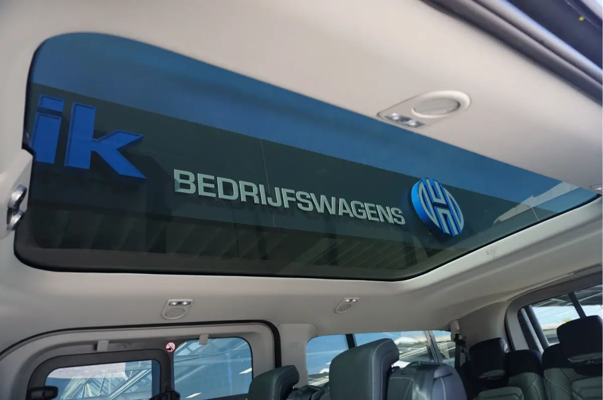 Tourneo 340L 2.5 PHEV 233PK JWR NIGHT EDITION PRIJS INCL. BPM Luxe 8 Zits, Leder, 19" LM, B&O, Pano, Elec. Schuifdeur, Trekhaak!! NR. TR4