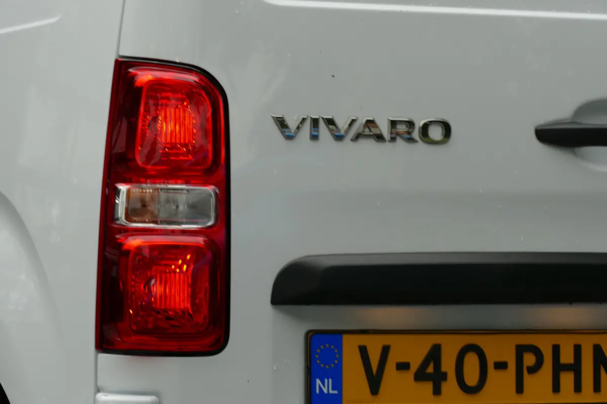 2.0 DIESEL 145PK L2H1 / CAMERA / STOEL-STUURVERWARMING / 3-ZITS / BETIMMERING / NAVI / AIRCO / LED / PDC / BLUETOOTH / CRUISECONTROL / 1E EIGENAAR / SCHITTERENDE STAAT !!